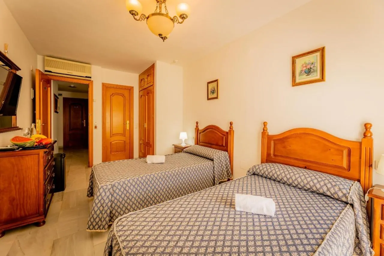 Hotel La Morena 푸엔히롤라 0*,  스페인